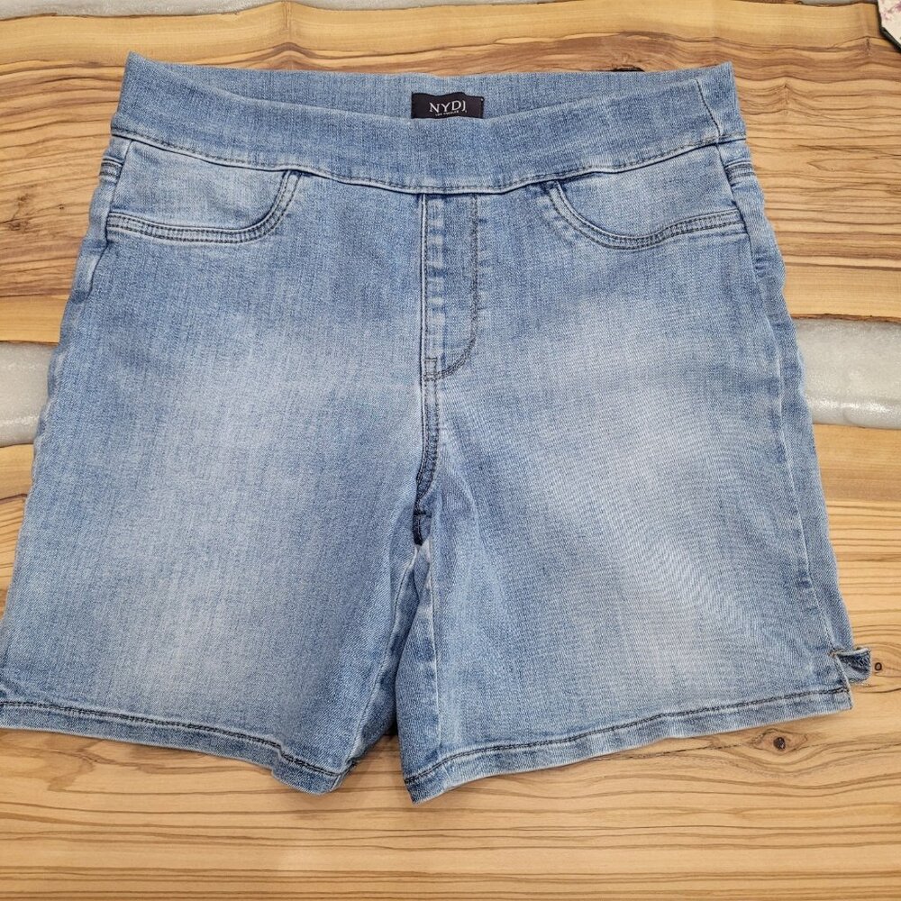 NYDJ Not Your Daughter's Jeans Blue Pull-on Denim Shorts Size 6 Lift Tuc…